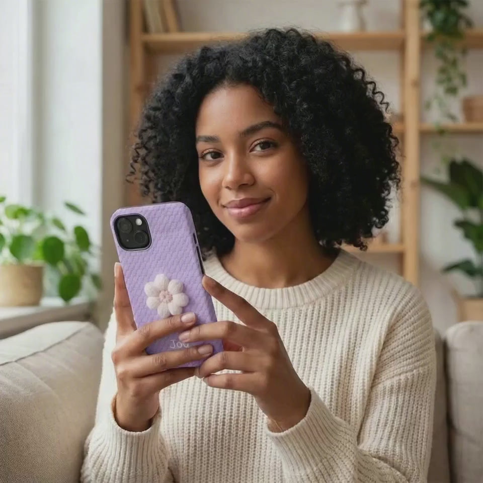 Preview video of lavender crochet smartphone case